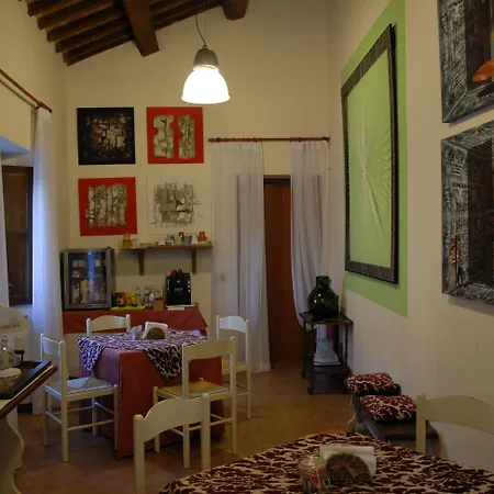 Palazzo Bonfranceschi Bed and breakfast 3*