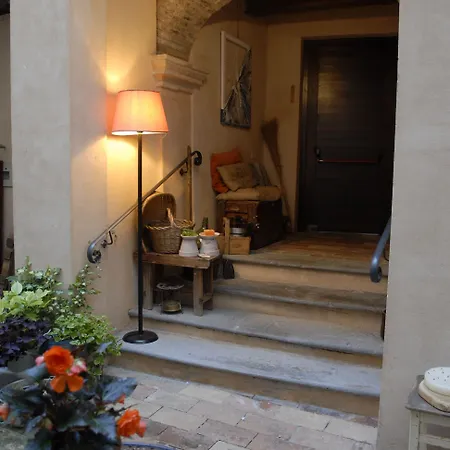 Palazzo Bonfranceschi Oda ve Kahvaltı Belforte del Chienti